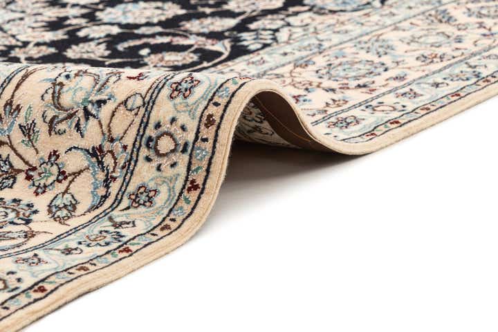 5' 4 x 7' 10 Hand Knotted Nain Rug