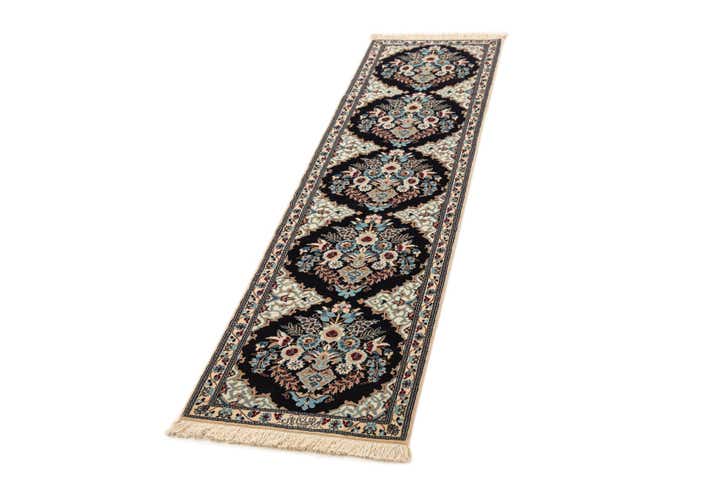 1' 8 x 6' 8 Hand Knotted Nain Rug