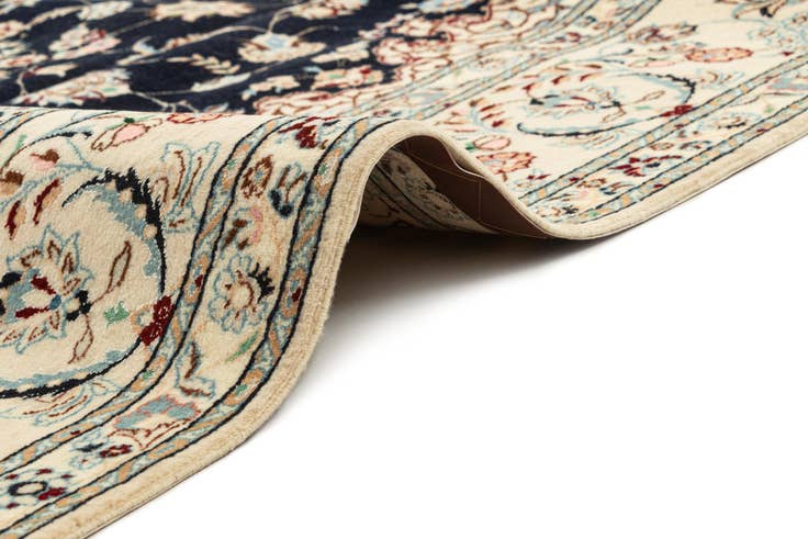 Detail image of 6' 6 x 7' 10 Nain Rug