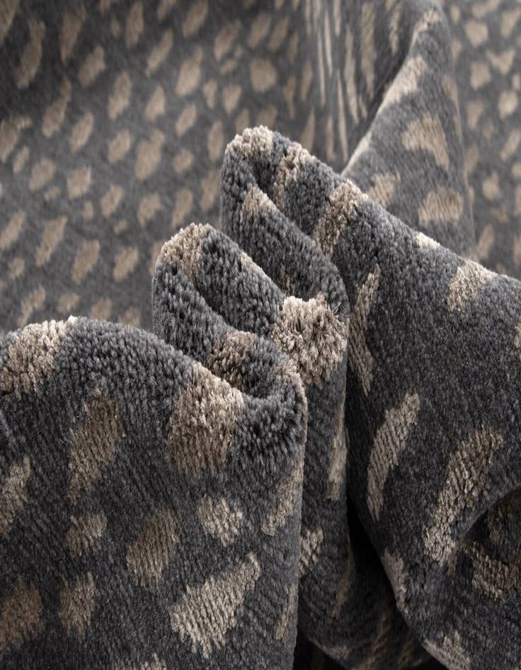 Detail image of 8' 7 x 12' Nepal Rug