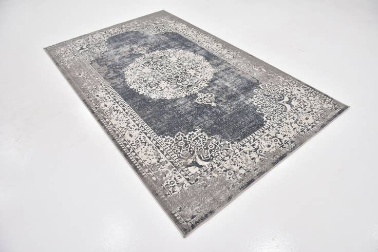 Detail image of 5' x 8' 2 New Vintage Rug