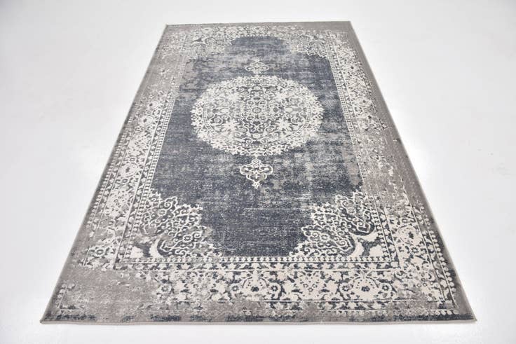 Detail image of 5' x 8' 2 New Vintage Rug