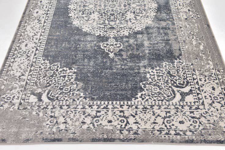 Detail image of 5' x 8' 2 New Vintage Rug