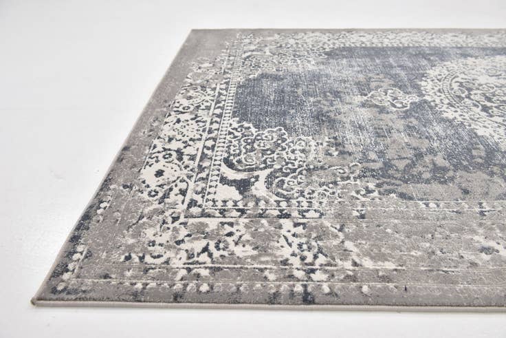 Detail image of 5' x 8' 2 New Vintage Rug