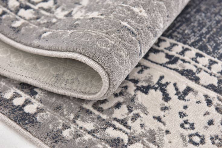 Detail image of 5' x 8' 2 New Vintage Rug