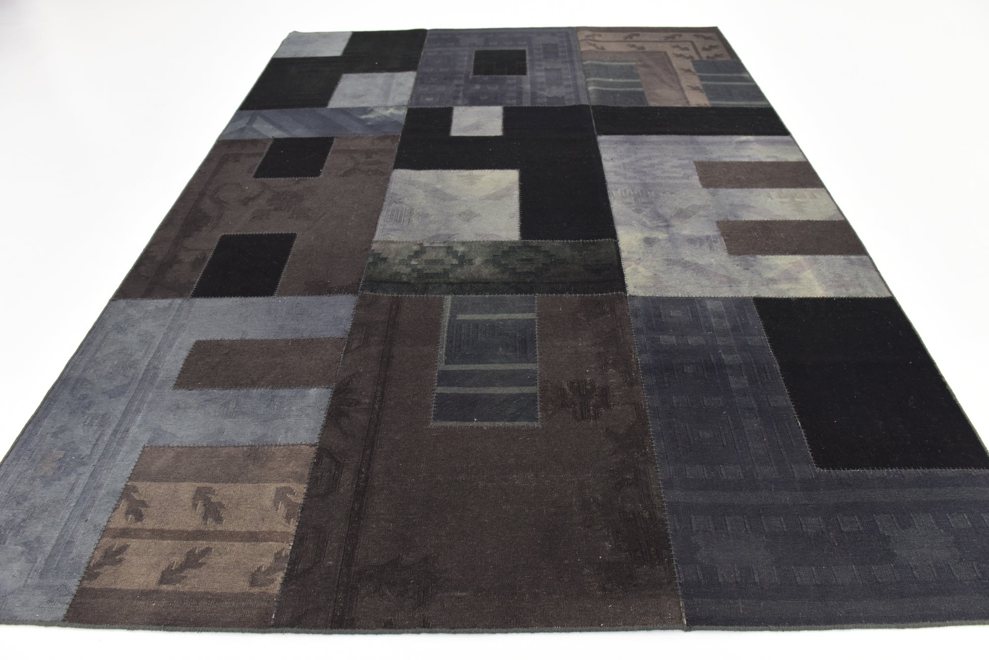 7' 2 x 9' 10 Hand Woven Patchwork Wool Rug