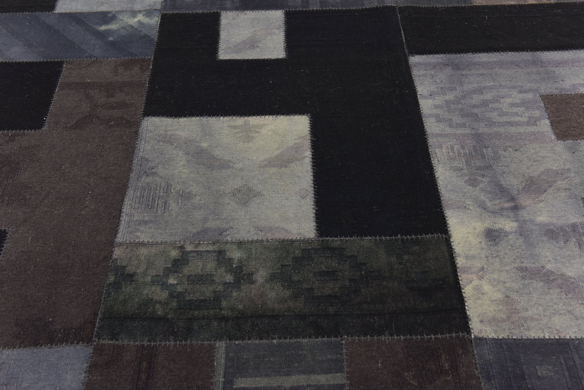 7' 2 x 9' 10 Hand Woven Patchwork Wool Rug