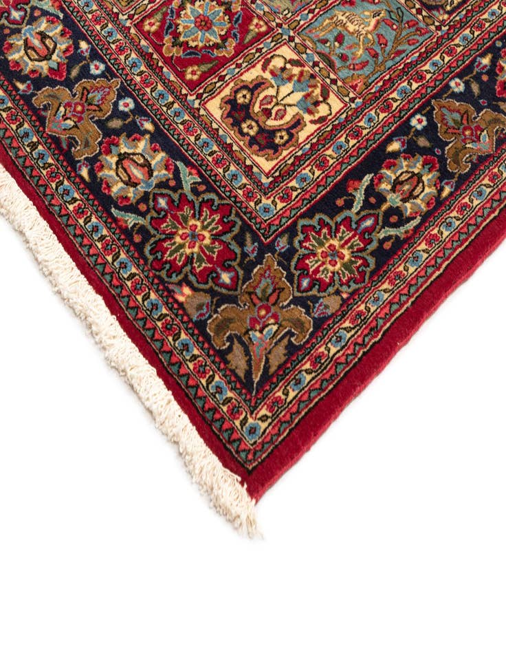 Detail image of 4' 8 x 6' 11 Qom Rug