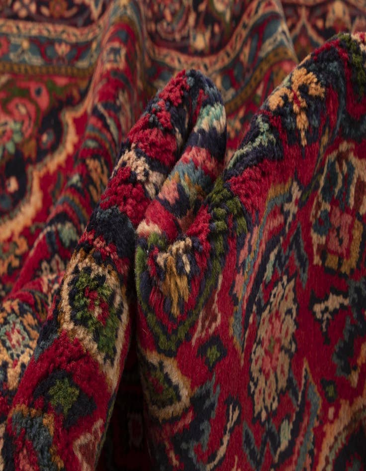 Detail image of 9' 11 x 13' 4 Sarough Wool Rug