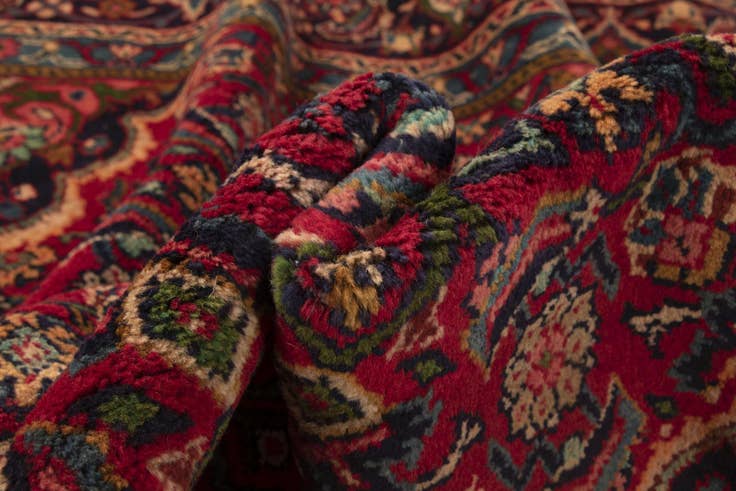 Detail image of 9' 11 x 13' 4 Sarough Wool Rug