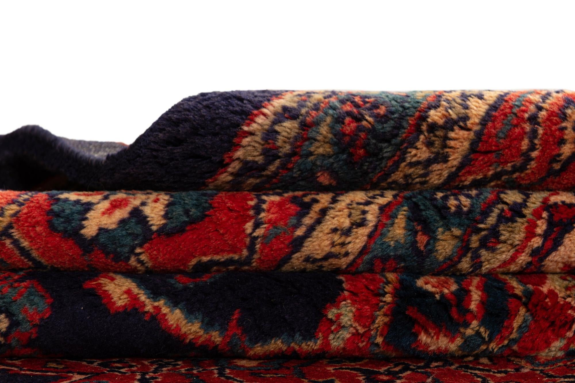 9' 7 x 12' 11 Sarouk Rug