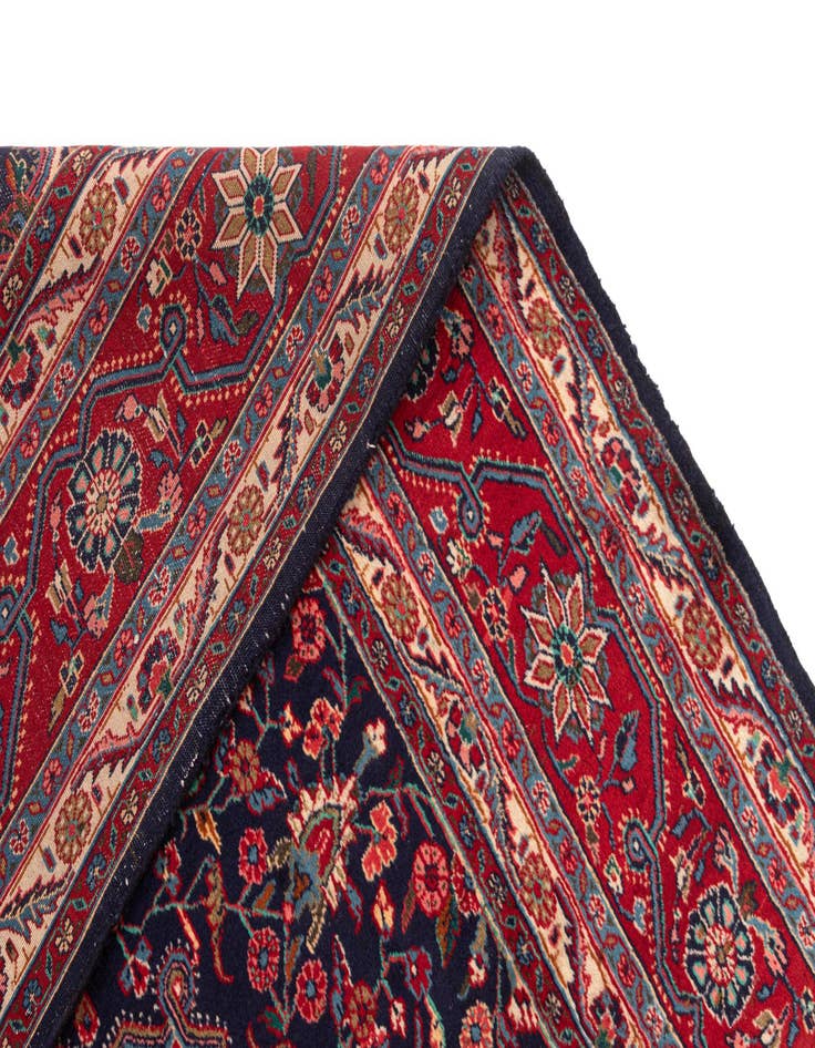 Detail image of 7' 2 x 10' 2 Sarouk Wool Rug