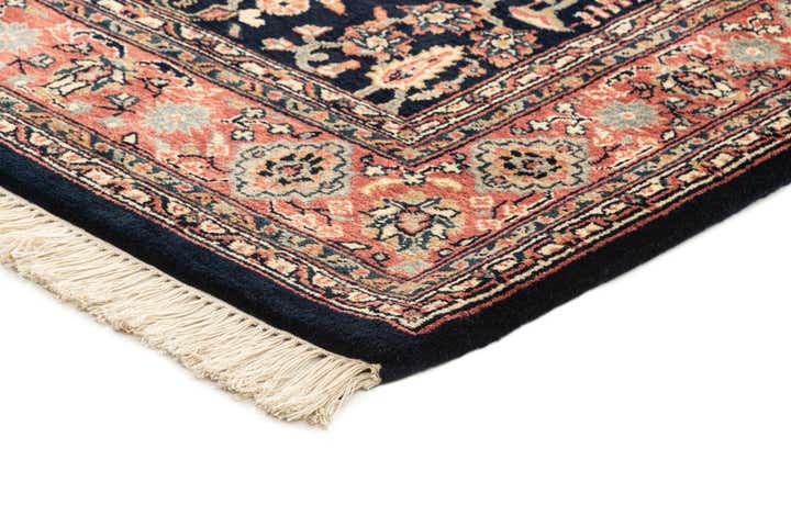 4' 8 x 6' 10 Sarouk Rug