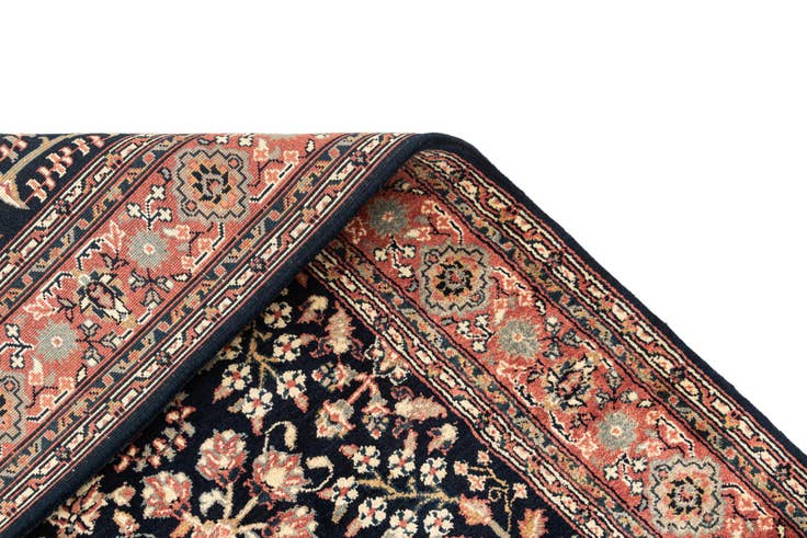Detail image of 4' 8 x 6' 10 Sarouk Rug