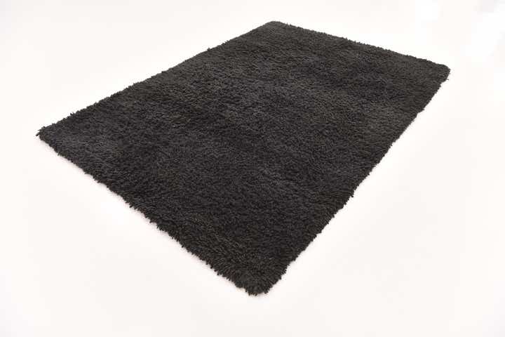 5' 6 x 7' 8 Solid Shag Rug