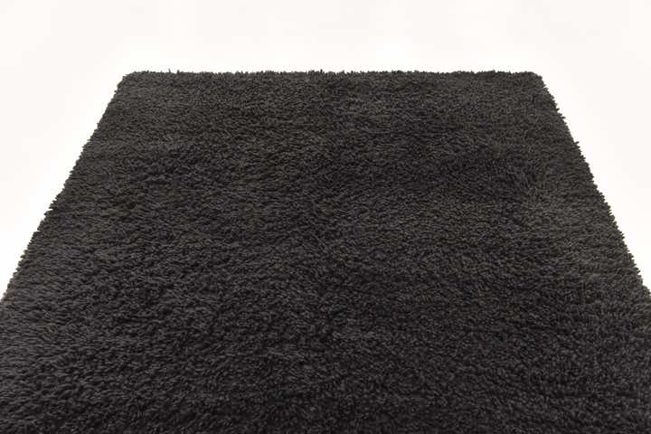 5' 6 x 7' 8 Solid Shag Rug