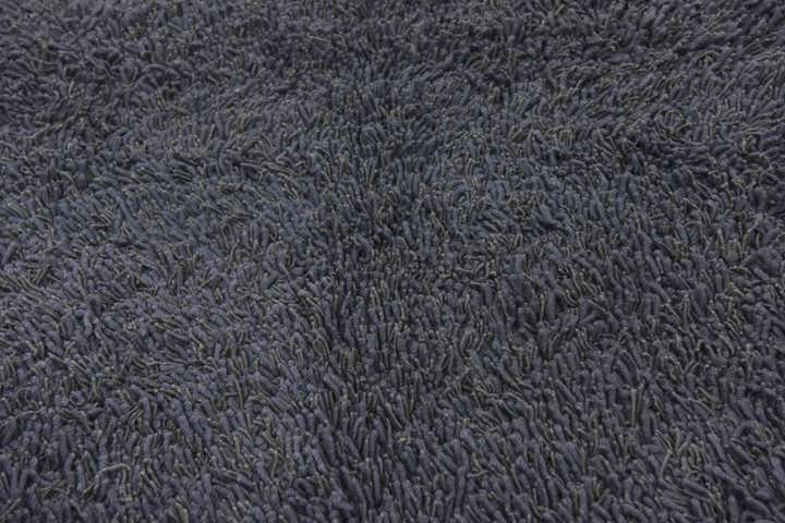 5' 6 x 7' 6 Solid Shag Rug