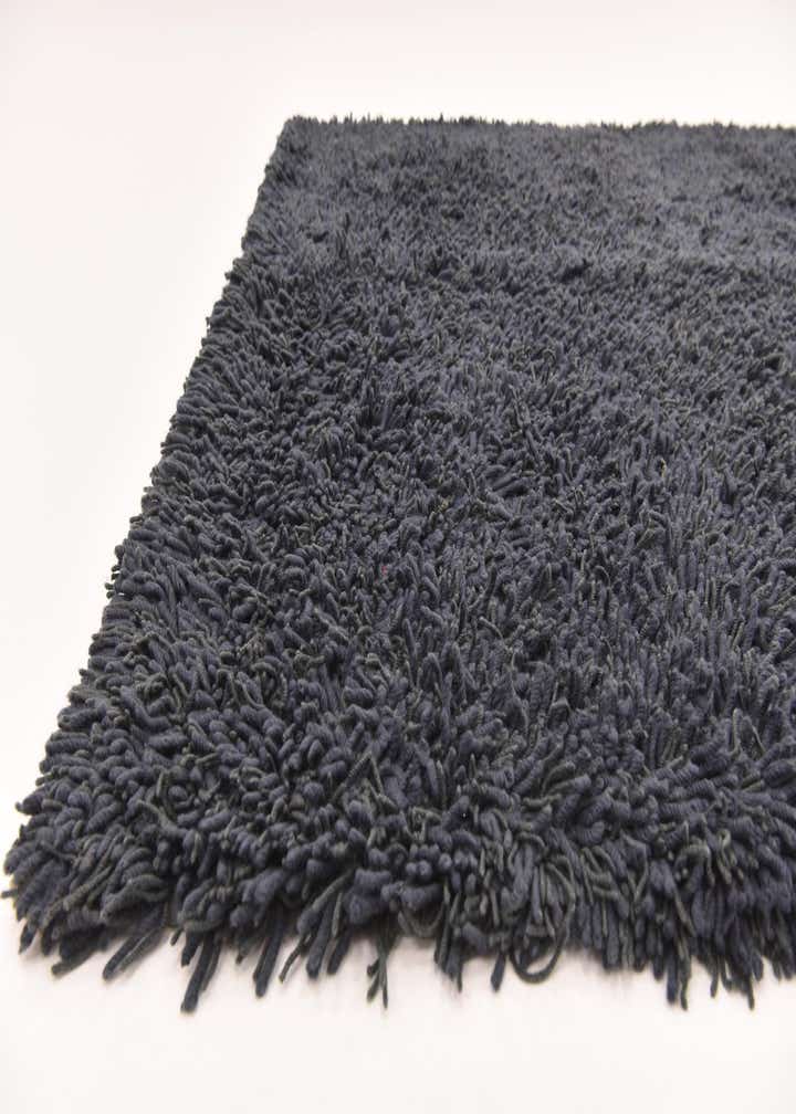 5' 6 x 7' 6 Solid Shag Rug
