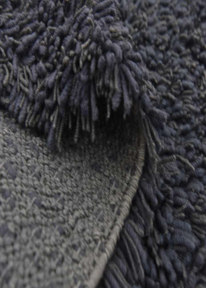 5' 6 x 7' 6 Solid Shag Rug