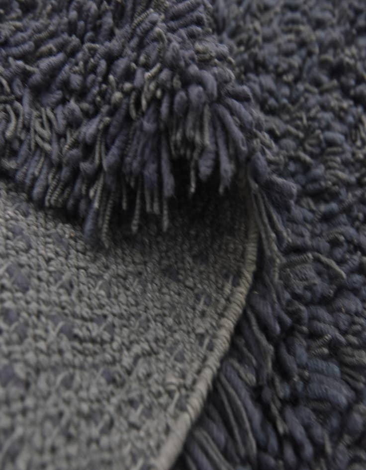 Detail image of 5' 6 x 7' 6 Solid Shag Rug