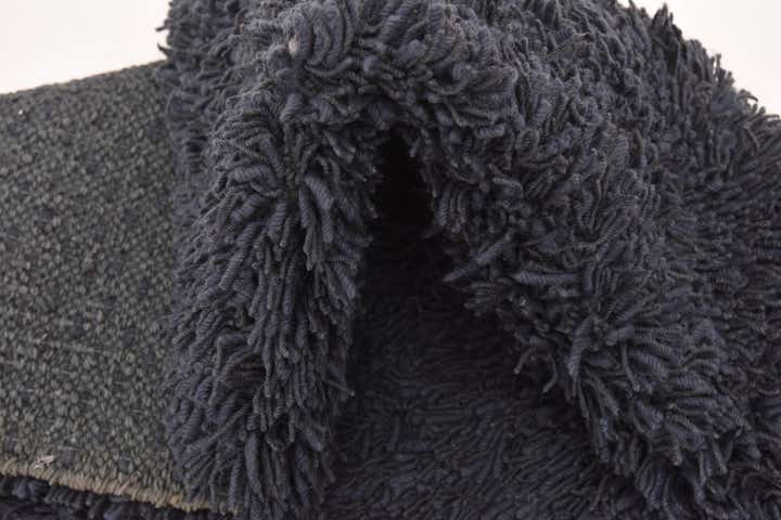 5' 7 x 7' 5 Solid Shag Rug