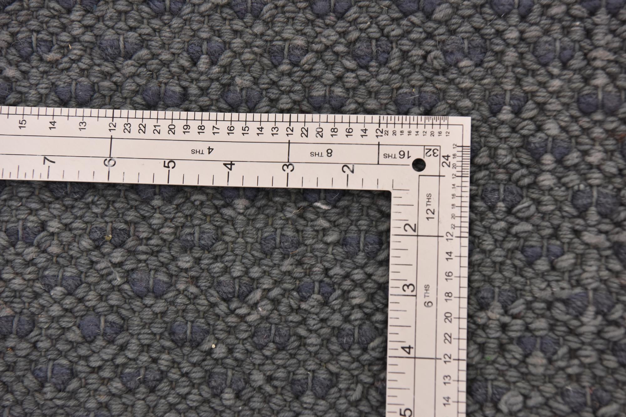 5' 7 x 7' 5 Solid Shag Rug