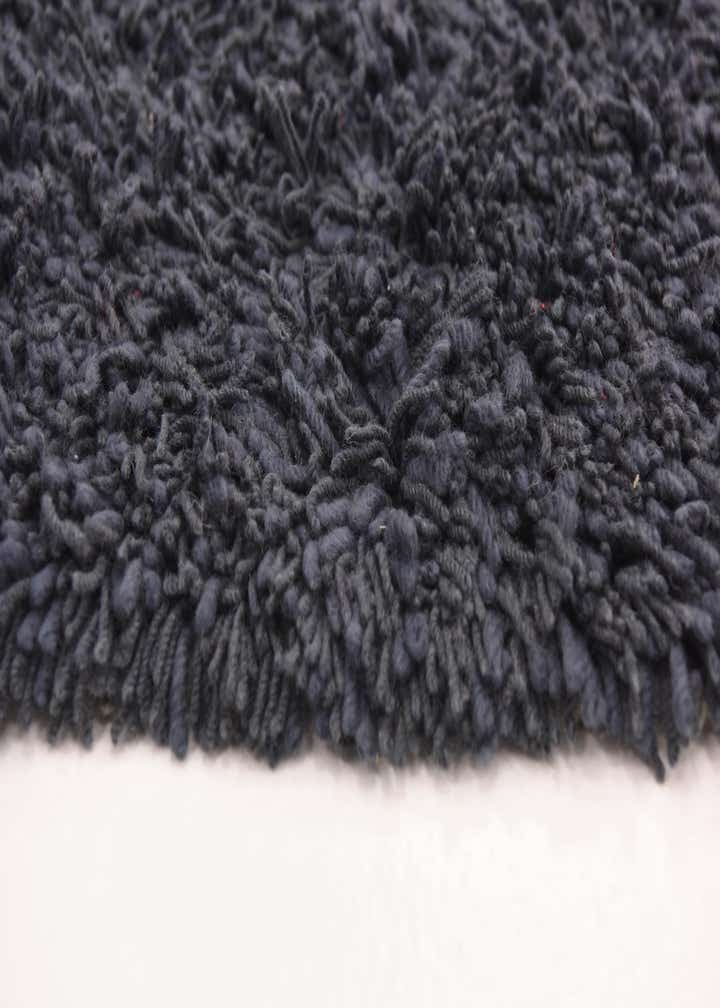 5' 7 x 7' 5 Solid Shag Rug