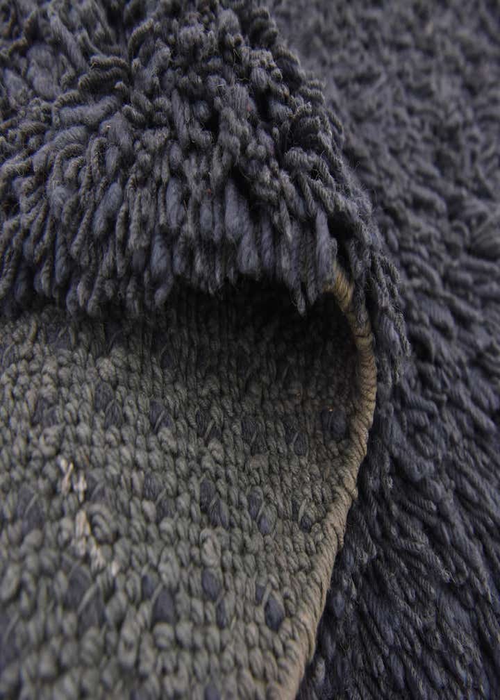 5' 7 x 7' 5 Solid Shag Rug