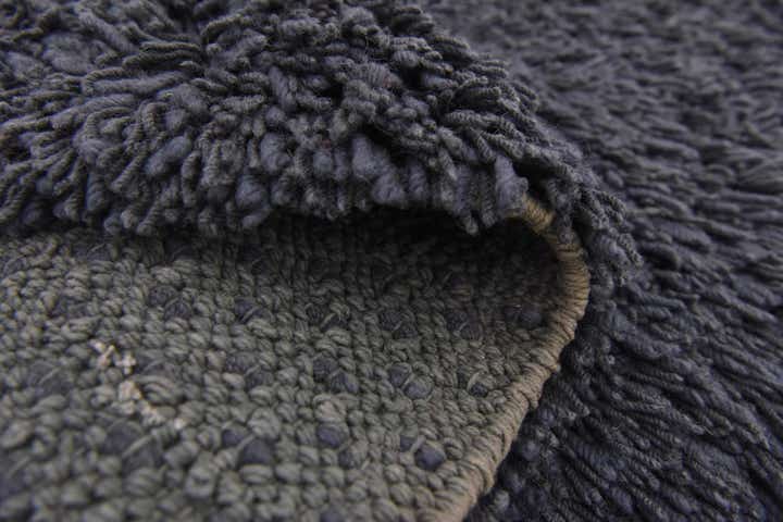 5' 7 x 7' 5 Solid Shag Rug