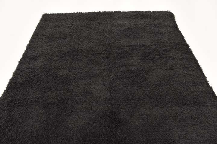 5' 7 x 7' 7 Solid Shag Rug