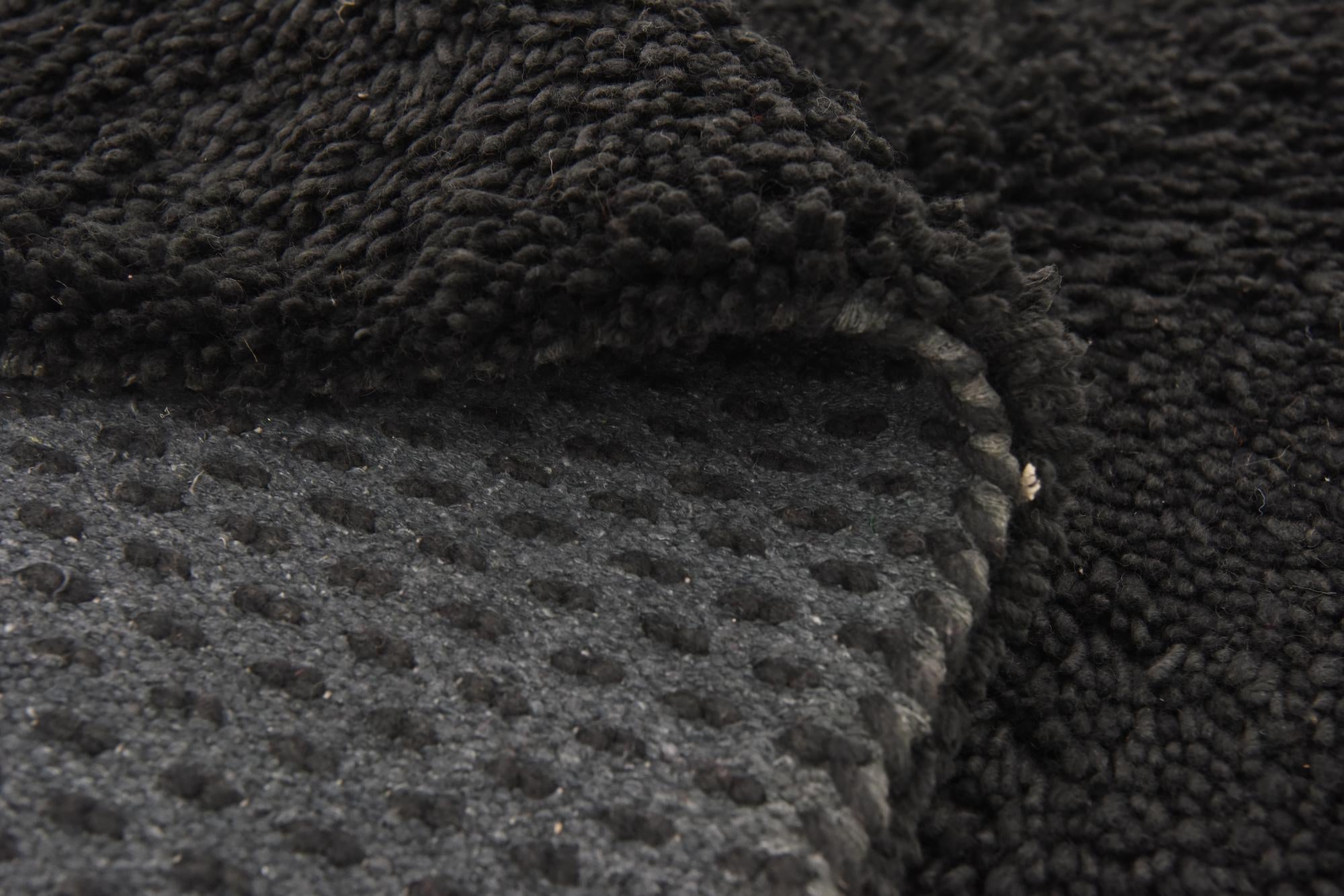 5' 7 x 7' 7 Solid Shag Rug