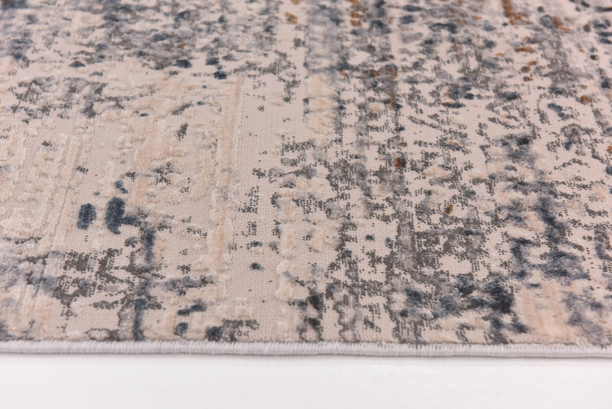5' 4 x 7' 2 Spectrum Rug