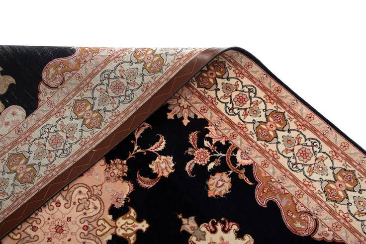 Detail image of 5' x 6' 11 Tabriz Rug
