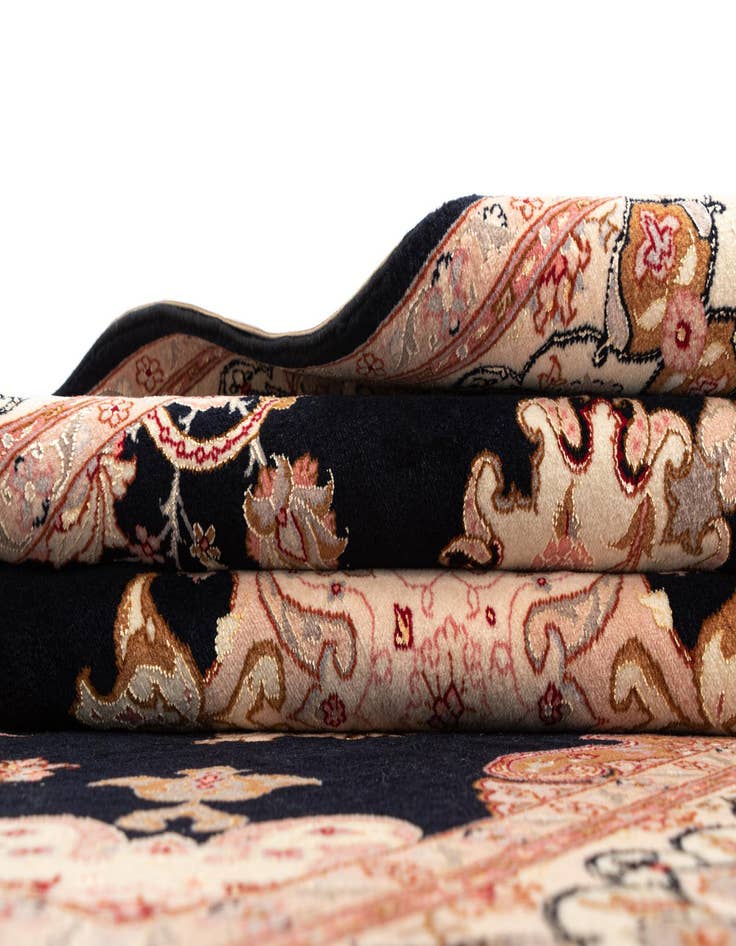 Detail image of 5' x 6' 9 Tabriz Rug