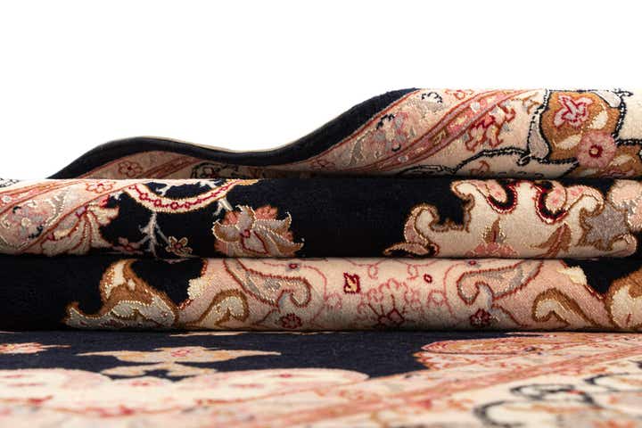 5' x 6' 9 Tabriz Rug