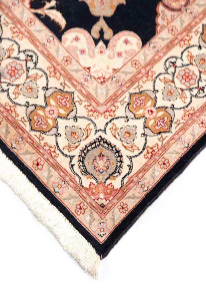 5' x 6' 9 Tabriz Rug