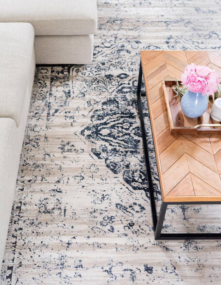 Detail image of 4' x 6' Villa Rug