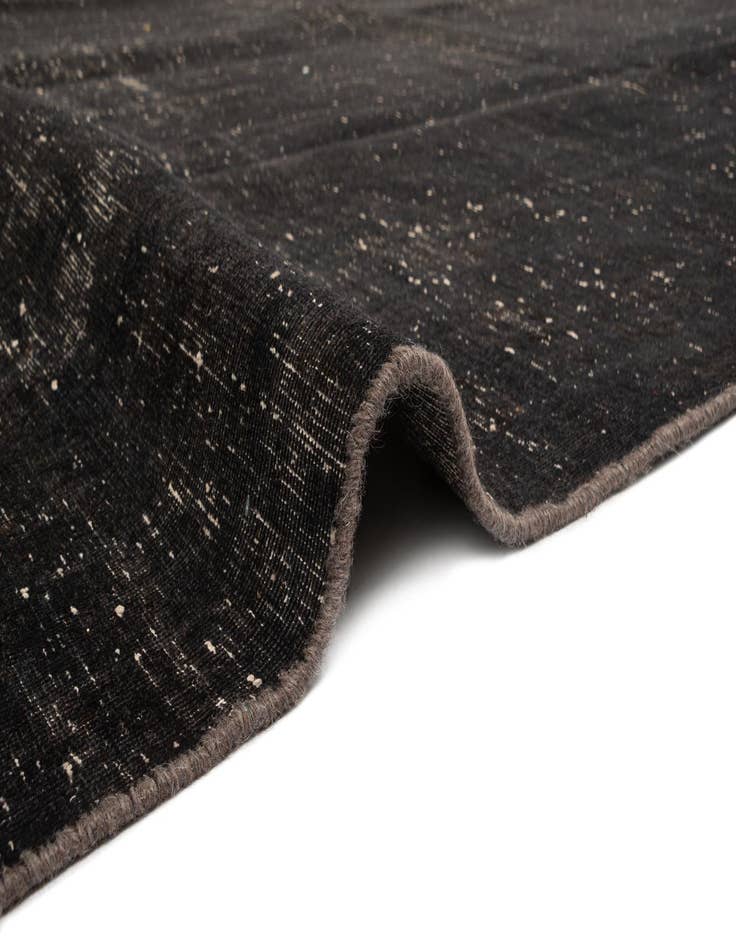 Detail image of 9' 5 x 12' 8 Vintage Royal Rug