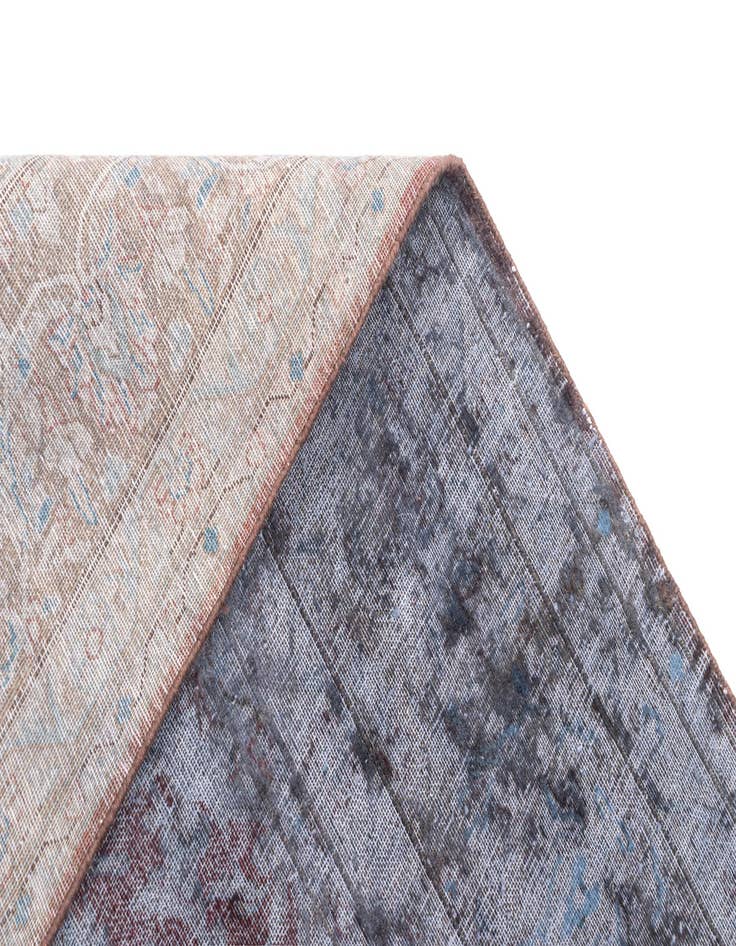 Detail image of 9' 6 x 12' 7 Vintage Royal Wool Rug