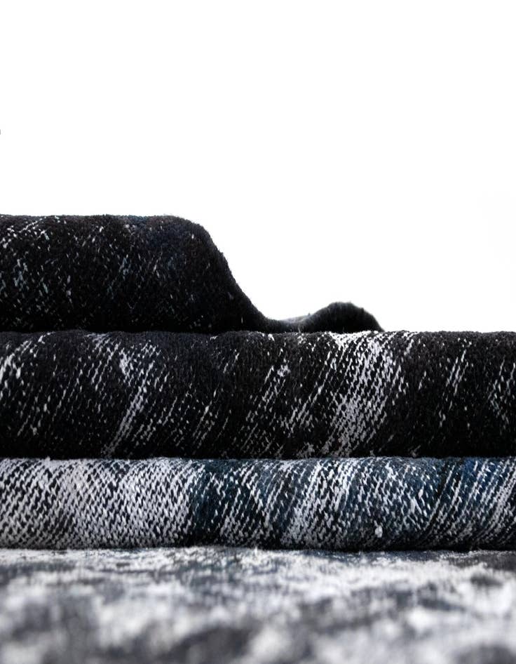 Detail image of 5' 8 x 7' 10  Hand Knotted Vintage Royal Persian Wool Rug