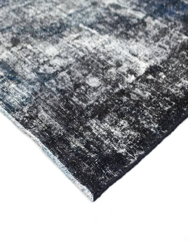 Detail image of 5' 8 x 7' 10  Hand Knotted Vintage Royal Persian Wool Rug