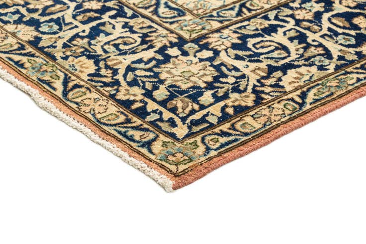 Detail image of 7' x 9' 6 Vintage Royal Rug