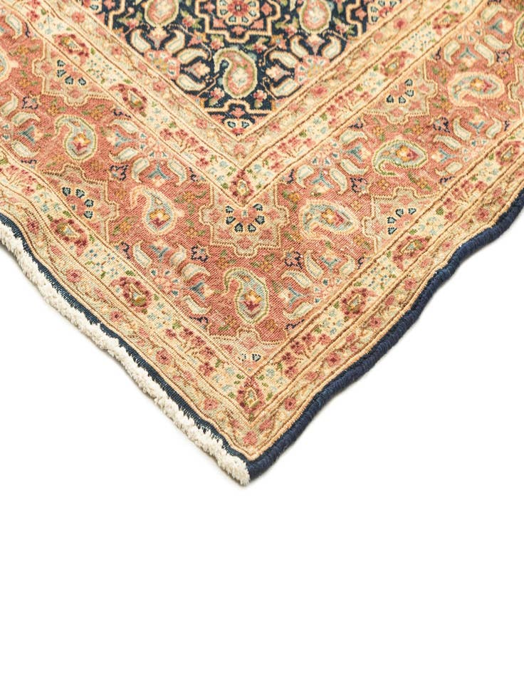 Detail image of 5' 1 x 8' Vintage Royal Rug