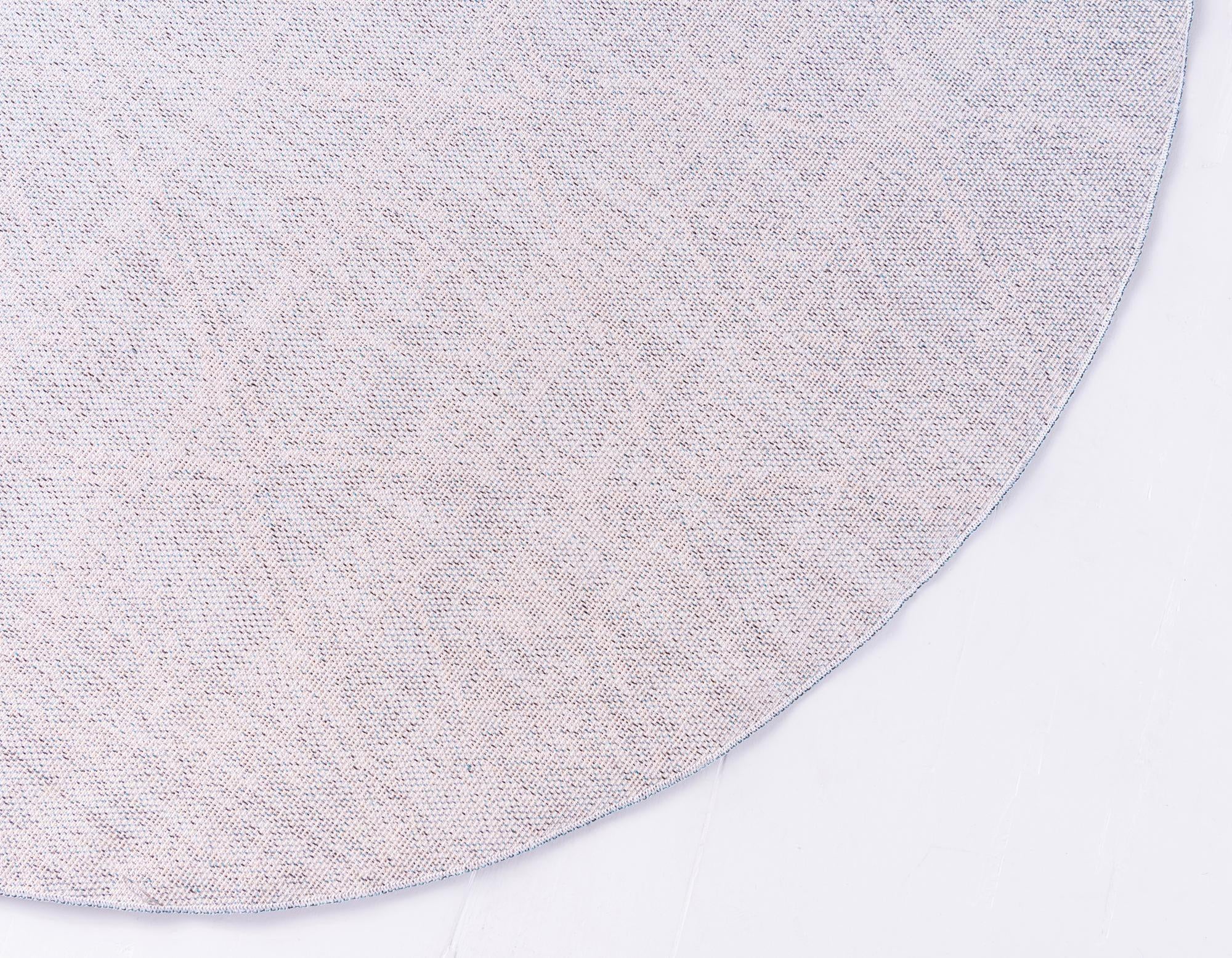 4' 7 x 4' 7 Atlas Round Rug