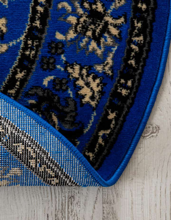 5' 3 x 5' 3 Kashan Design Round Rug