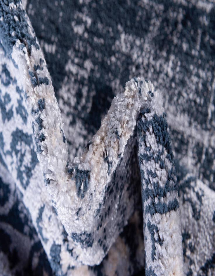 Detail image of 6' x 6' Legacy Round Rug