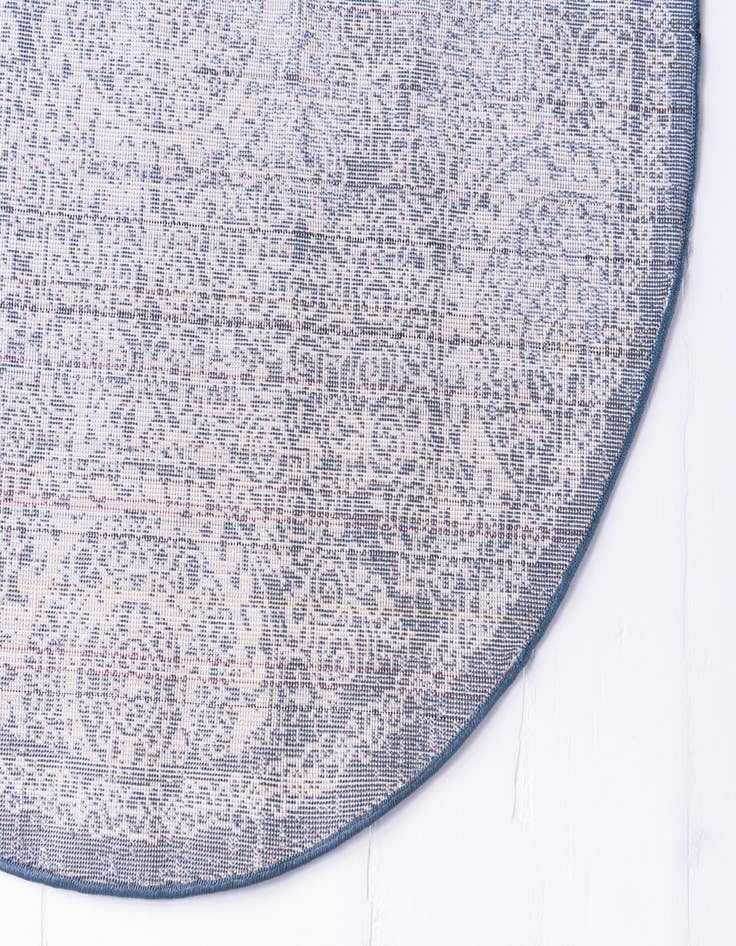 Detail image of 3' 3 x 3' 3 Legacy Round Rug