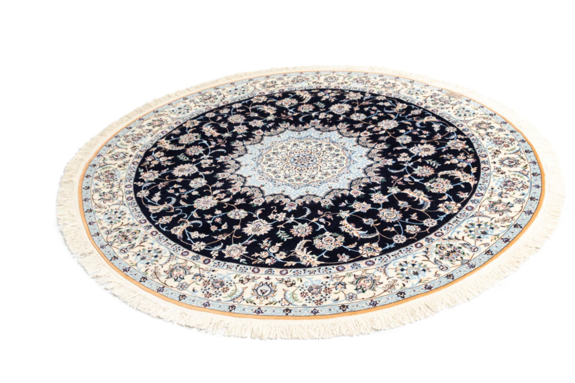 6' 8 x 6' 8 Nain Round Rug