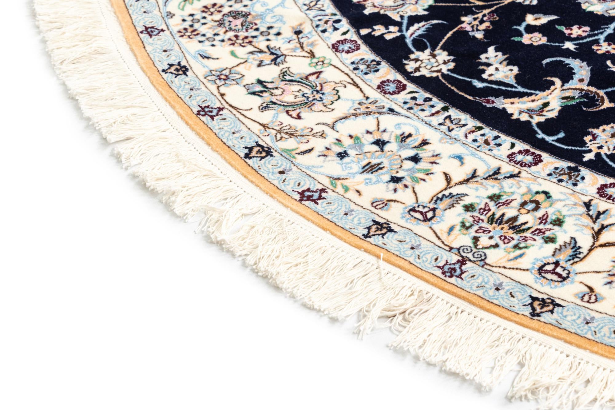 6' 8 x 6' 8 Nain Round Rug
