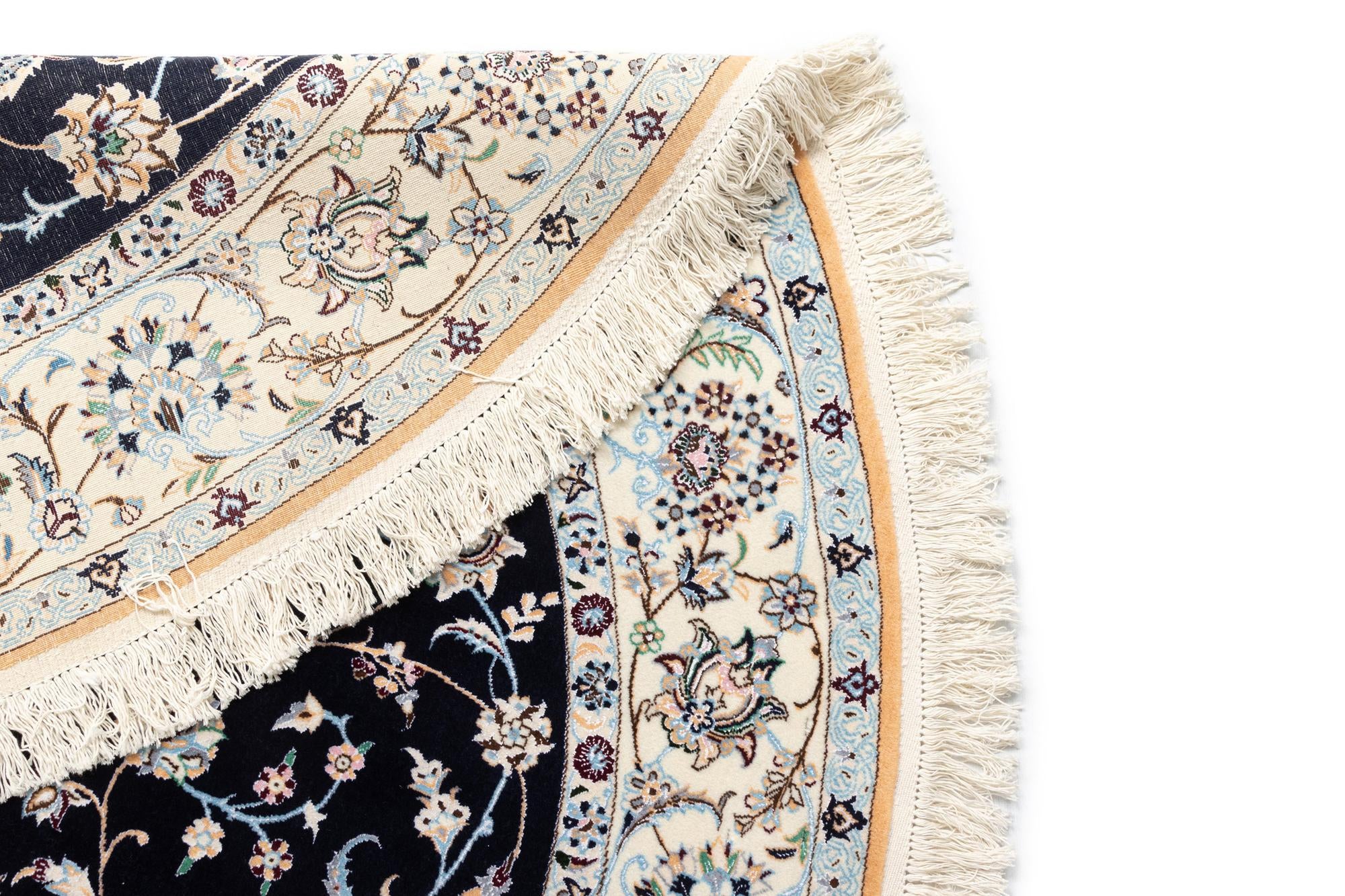 6' 8 x 6' 8 Nain Round Rug